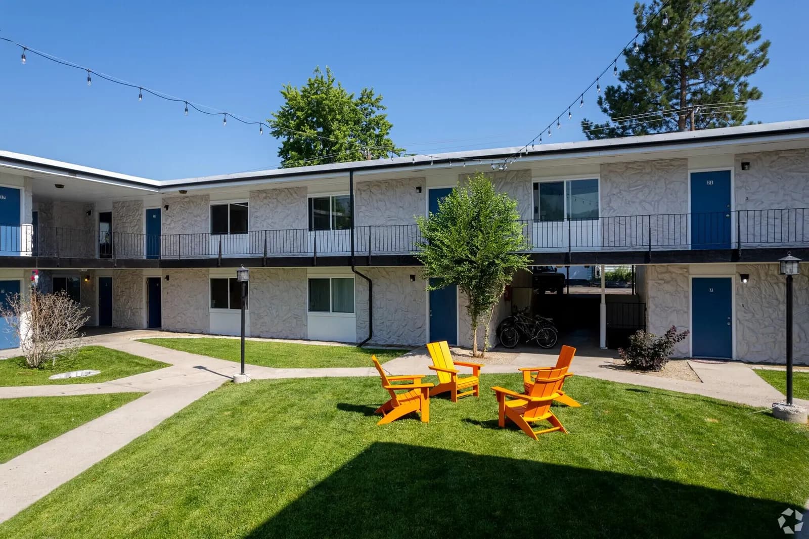 130 W Kent Avenue — photo 2