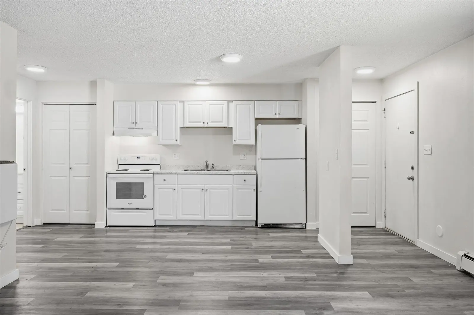 130 W Kent Avenue — photo 9