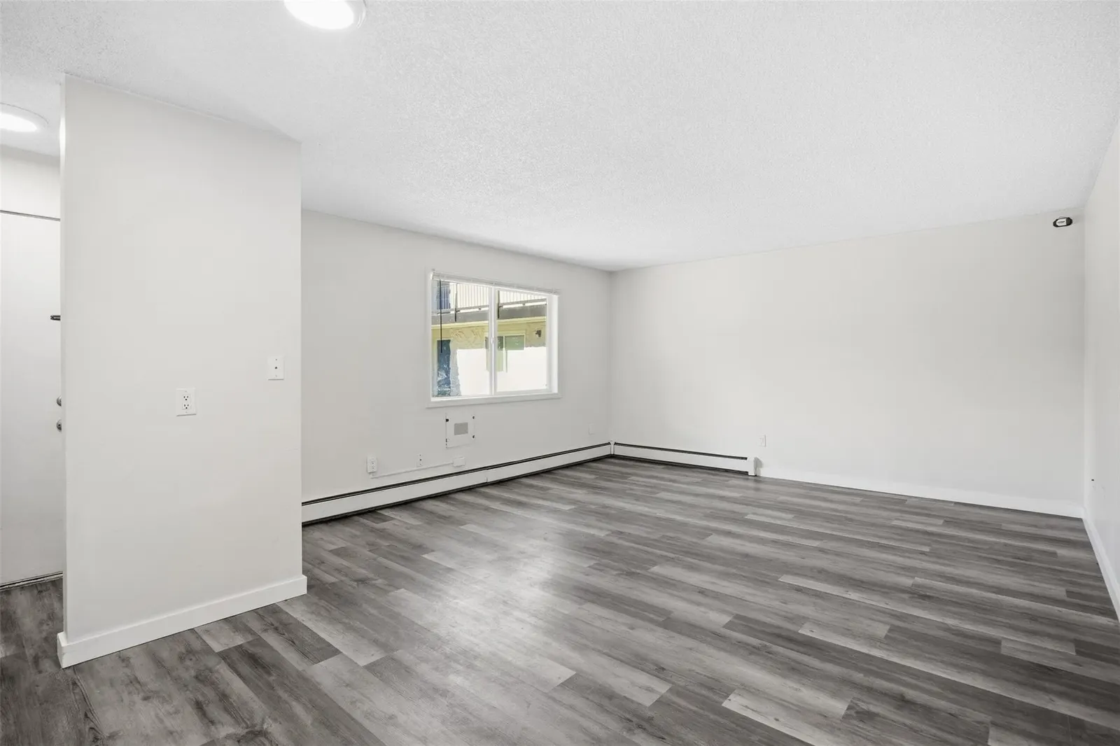 130 W Kent Avenue — photo 12