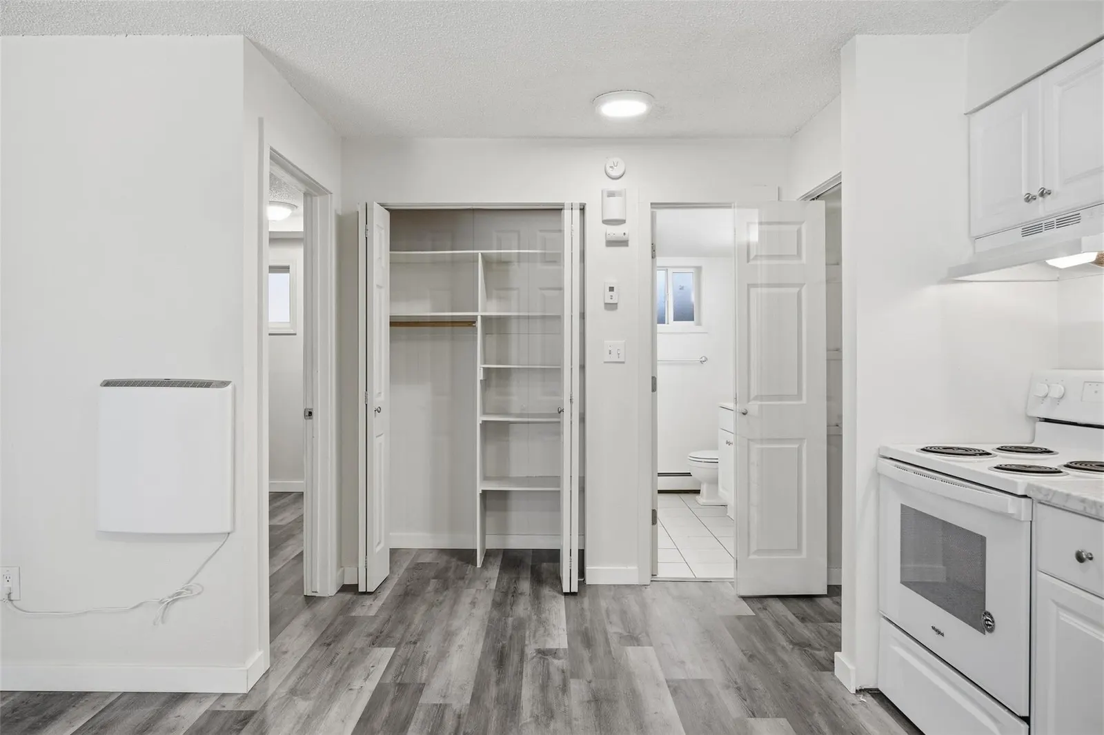 130 W Kent Avenue — photo 15