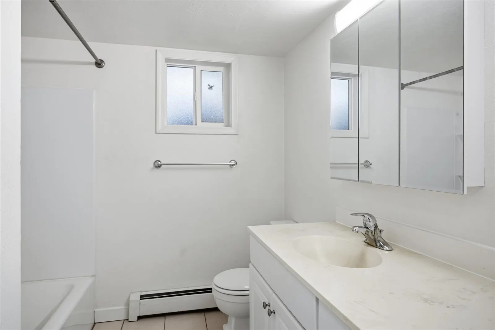 130 W Kent Avenue — photo 17