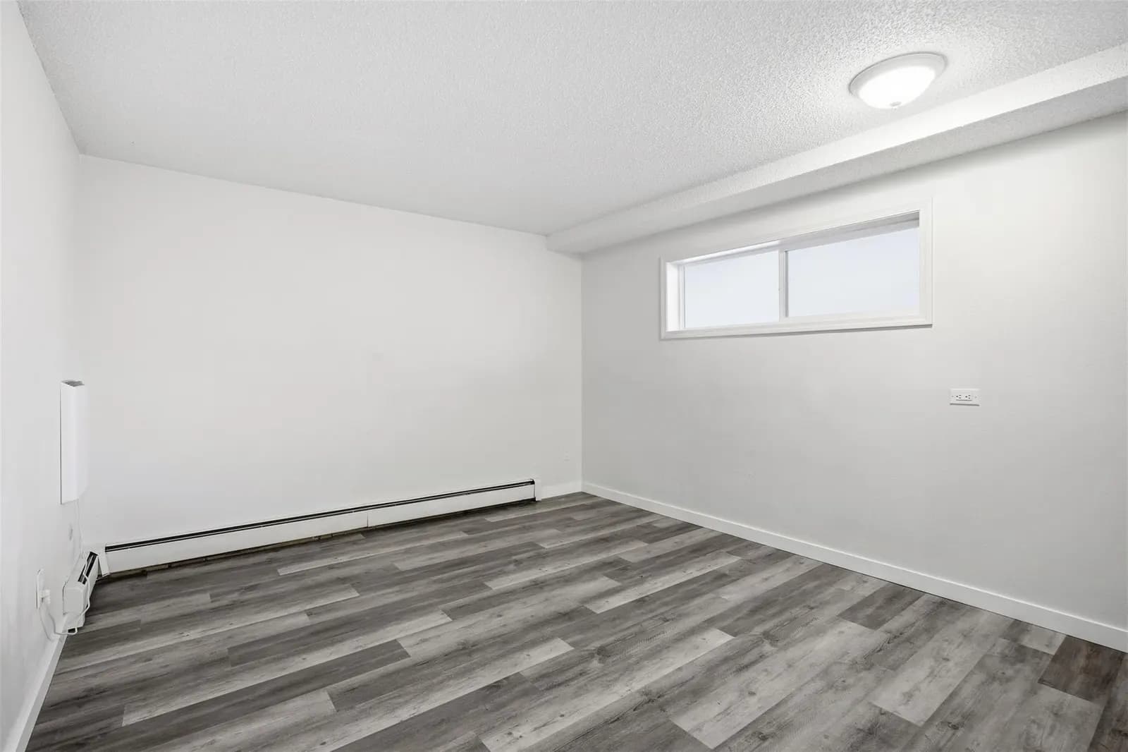 130 W Kent Avenue — photo 18